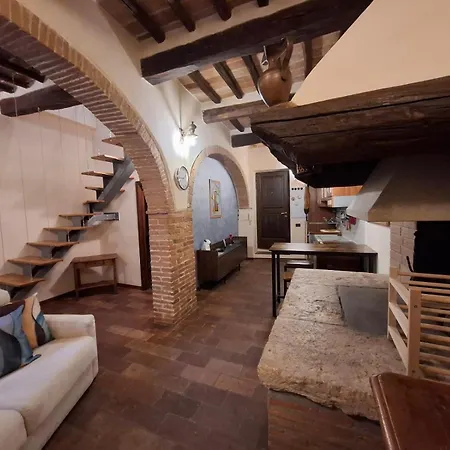 شقة Il Pacchiarotto - Inside The Medieval Walls & Wi-fi *